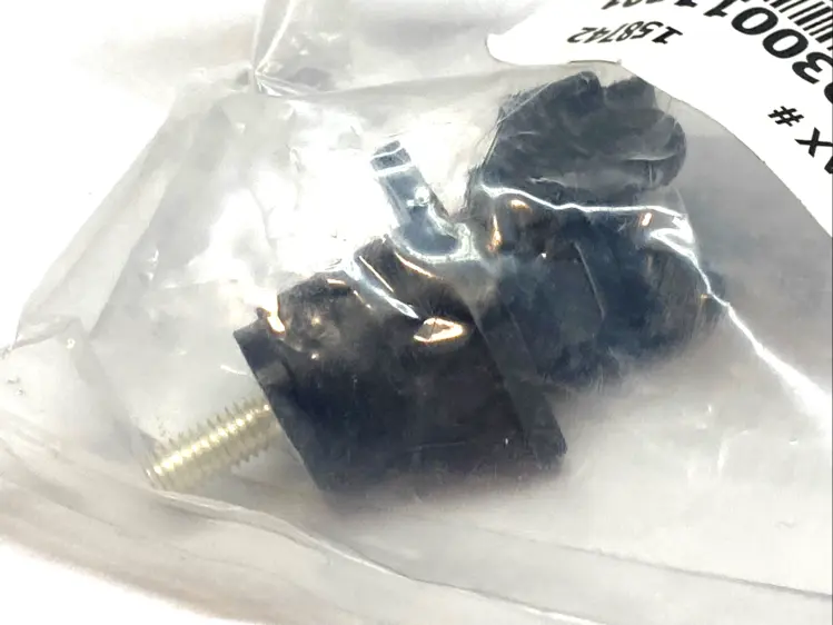 New | in-Stock HARTING HAN S 120 BULKHEAD HOUSING 1-POLE 120A 1500V M6 BOLT Bolts | Maverick Industrial Sales #1101328
