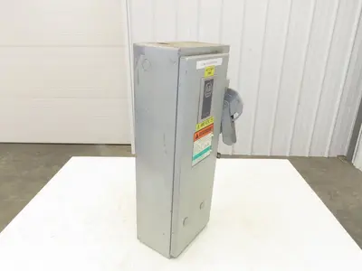 Allen Bradley Combination Motor Starter Size 0 Fusible 5Hp 600V 3PH