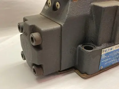 USED VICKERS DC5V-8-S-6C-TM-FW-B-10