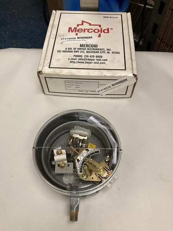 New | in-Stock MERCOID DA-31-2-5 Pressure Switches Ohio US | Surplus Asset Holdings #1227933