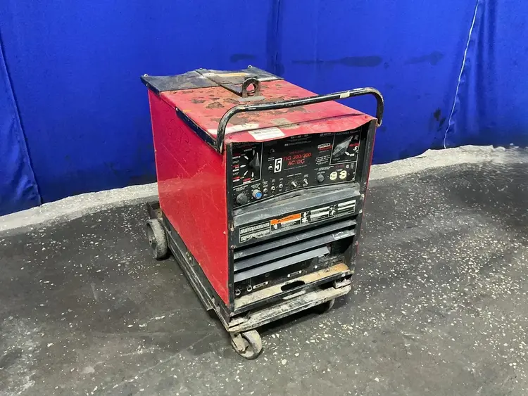 Used LINCOLN ELECTRIC IDEALARC TIG 300/300 AC/DC Welding Machinery (Other) Ohio US | HGR 24 #1404390