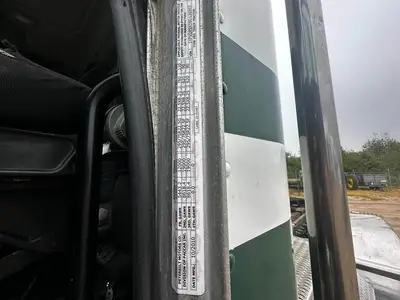 USED 2011 PETERBILT 384