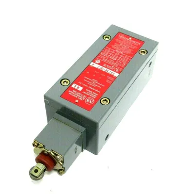 NEW ALLEN BRADLEY 802XR-DF7 LIMIT SWITCH SER.A 802XRDF7