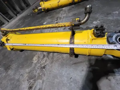 USED KOMATSU EH5933