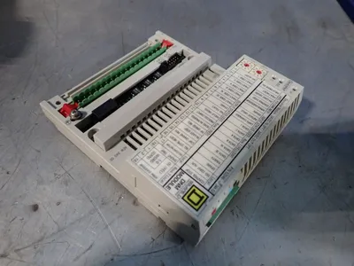 Used SQAURE D 5204634453 PLC Input & Output Ohio US | HGR 24 #879796