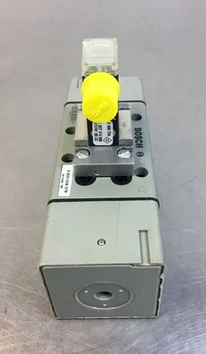 BOSCH 0820028378 Directional Valve 6D