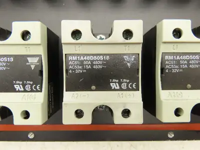 Carlo Gavazzi RM1A48D50S18 Solid State Relay 480V 50A SSR Heat Sink w/10 Relays