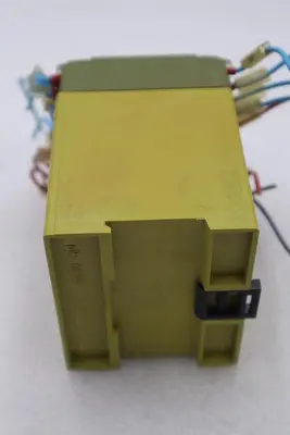 PILZ SAFETY RELAY 474790 PNOZ V 30S 24 V DC  PNOZV30S24VDC STOCK K-3831