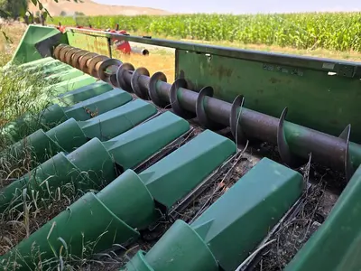 USED JOHN DEERE / CLARKE 1222
