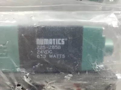 Numatics 225-285B Solenoid Valve Manifold, 24VDC 6.3 Watts. 6A-10