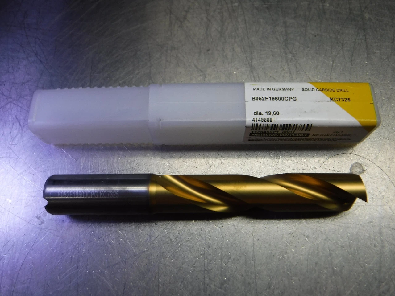 Kennametal 19.60mm Coolant Thru Carbide Drill B052F19600CPG KC7325 (LOC3225)