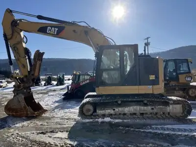 Used 2017 CATERPILLAR 325FLCR Crawler Excavators New York US | Beck Equipment #1509283