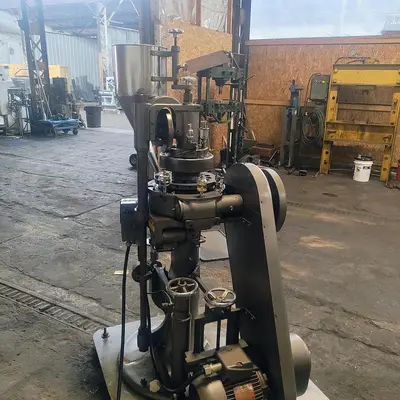 Manesty B3b tablet press