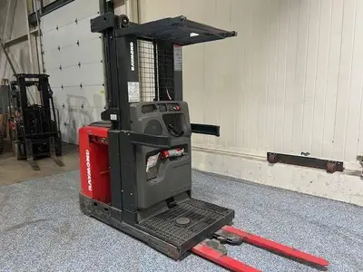 Used RAYMOND 520OPC30TT Order Pickers Illinois US | Somerset Equipment Sales #1546246