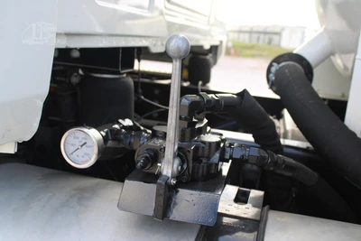 New | in-Stock 2025 MACK MD6 Septic/Sewer/Vacuum Trucks Texas US | Roll Off Truck World #1507632