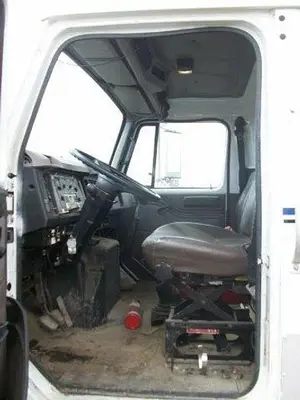 USED 1997 IHC INTERNATIONAL 4900 S/A SERVICE TRUCK