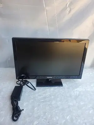 SAMSUNG UN19F4000 LED TV