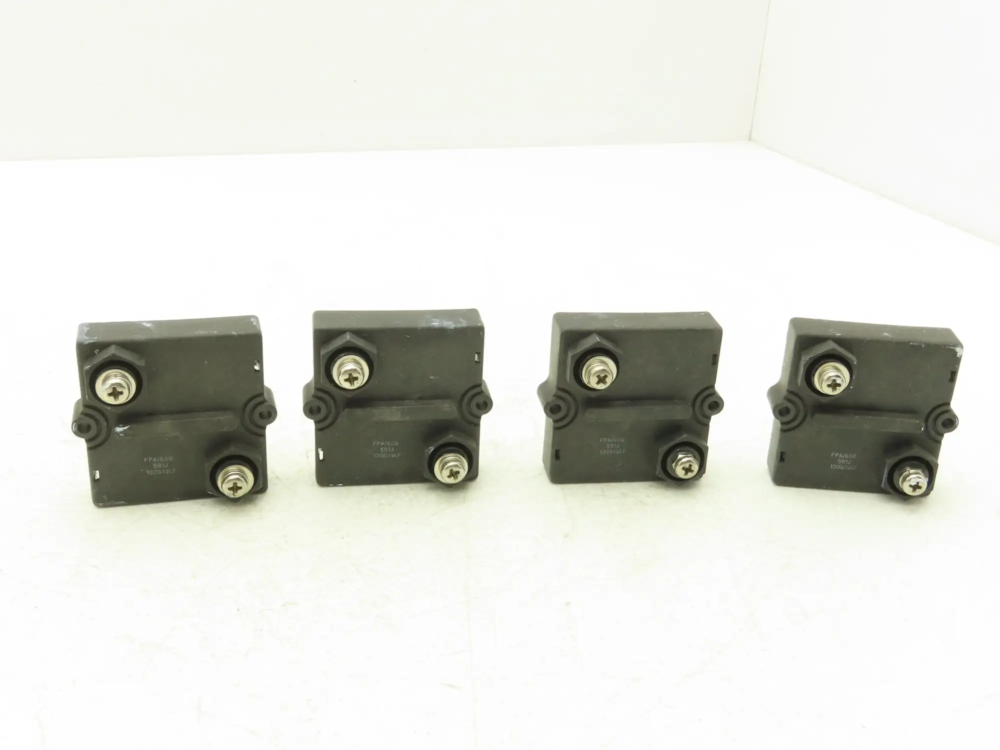 FPA/600 Thick Film Resistor 600W Resistance Range R5 to 1M Lot of 4