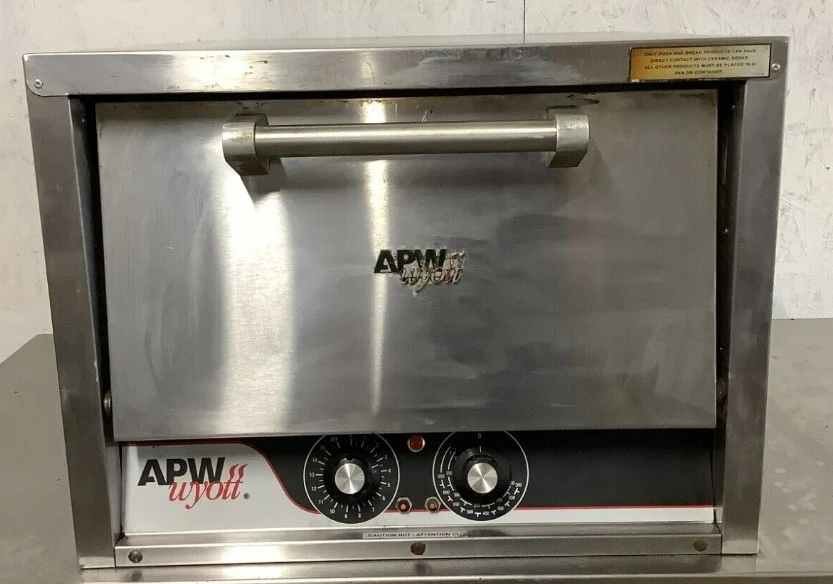 152-0147 APW Wyott P-18 Electric Countertop Pizza/Pretzel Oven
