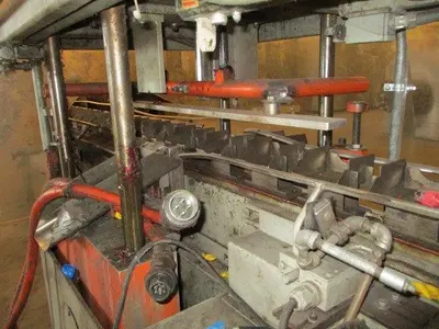 1986 UNILOY 350R4 Extrusion Other, Blow Molder | Mark One Machinery (7)