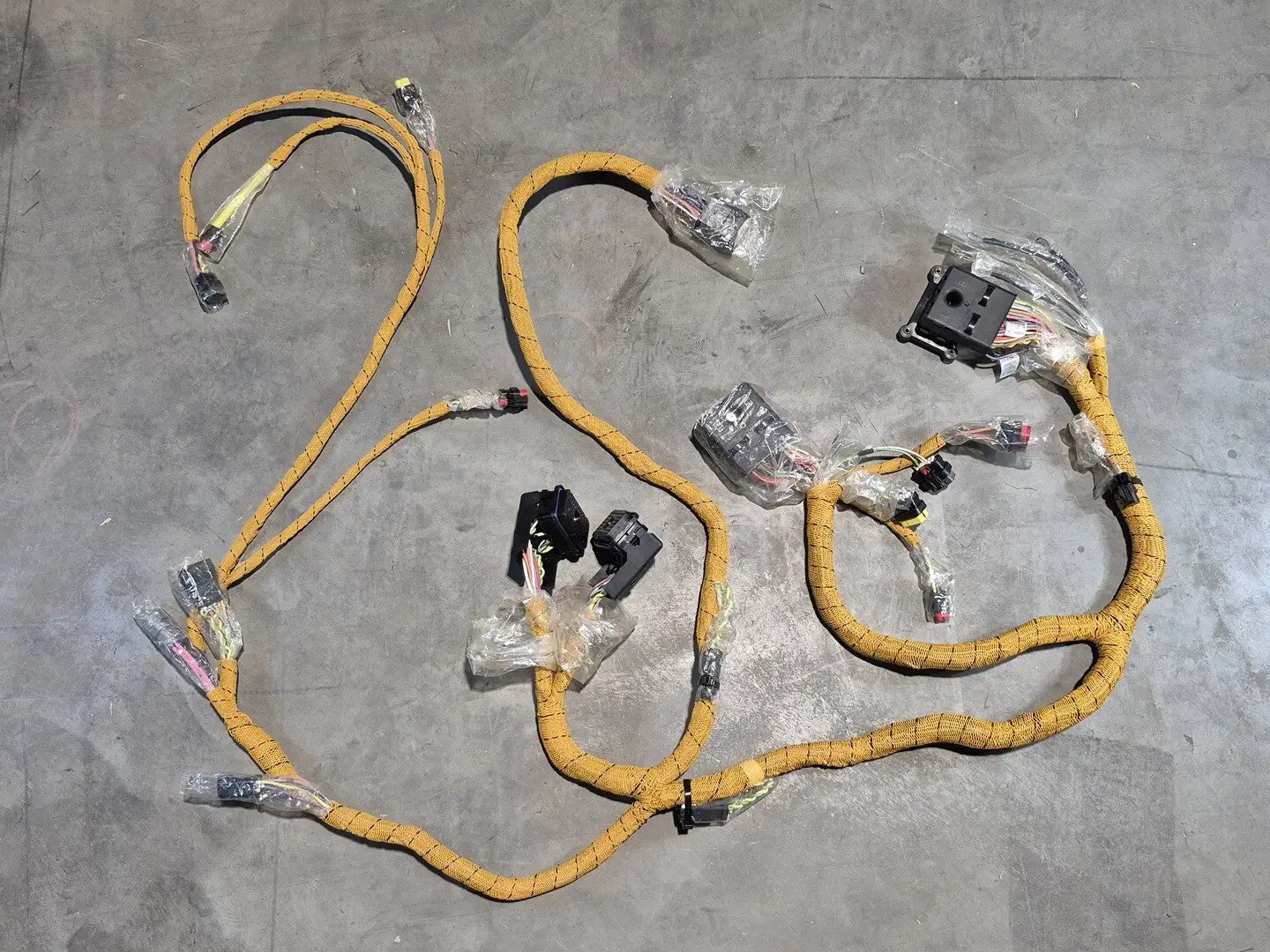 NEW CATERPILLAR 445-8628