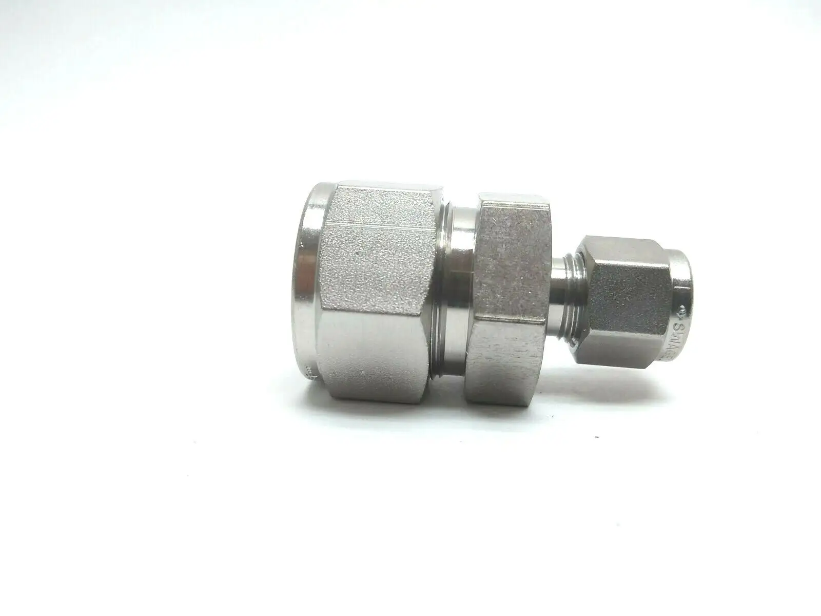 SS-1210-6-5BT | Swagelok  Reducing Union Tube Fitting 3/4 INCH x 5/16 INCH - New Other