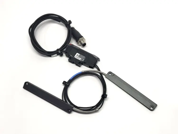 Used KEYENCE FS-N43P, FU-A100 Photoelectric Sensors Michigan US | Maverick Industrial Sales #1461041