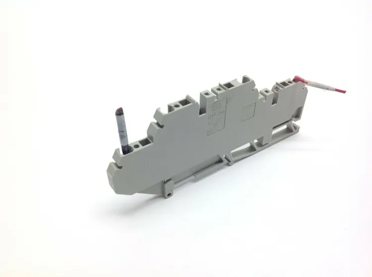 Used ALLEN BRADLEY SCREWLESS TERMINAL BLOCK Terminal Blocks | Maverick Industrial Sales #1120757
