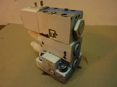 USED VICKERS DG4V-3-2AL-M-U-HL7-60