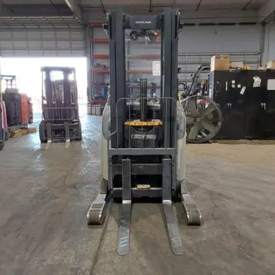USED 2016 CROWN RR5725-45