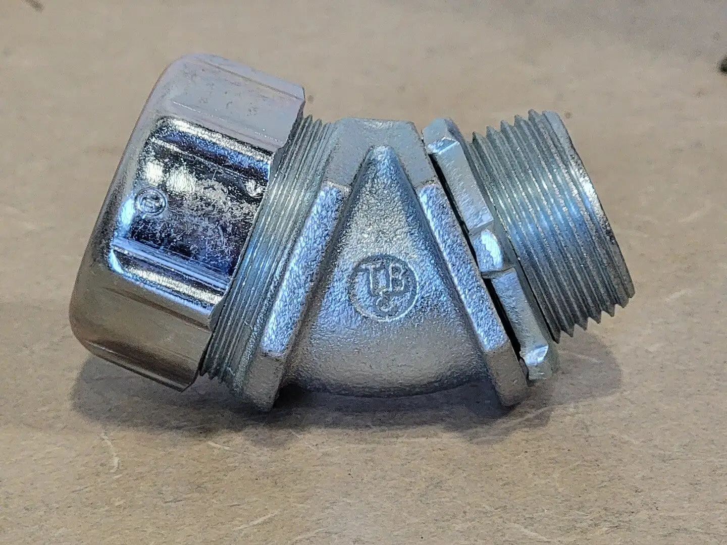NEW THOMAS & BETTS 5244