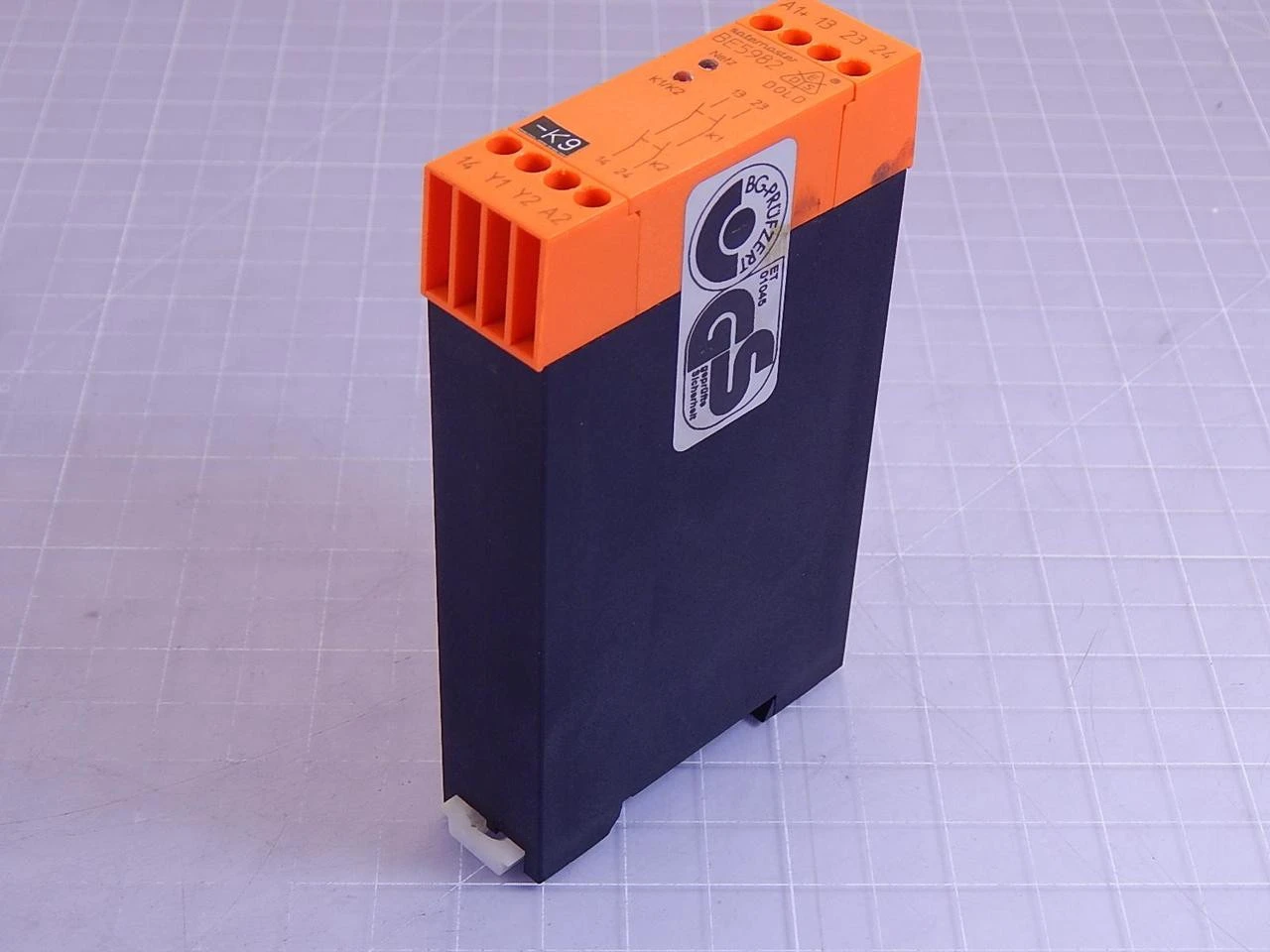 Used SAFEMASTER _UNKNOWN_ Relays & Switches | OCO Industrial #1691472