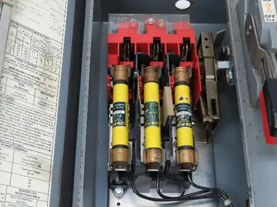 Cutler Hammer A30CD0 Combination Motor Starter 10Hp 480V 3Ph Size 1 Fused