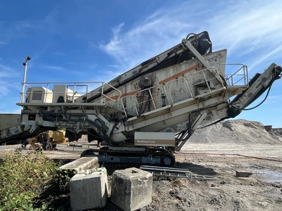 Used 2003 _UNKNOWN_ _UNKNOWN_ Vibratory Screens Oregon US | KNM Equipment Sales & Service #1488921