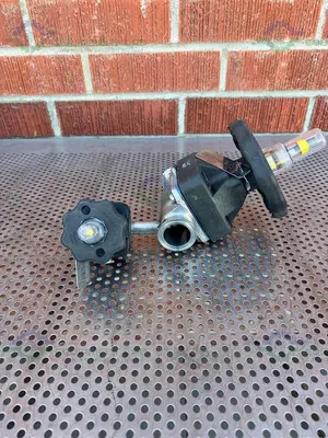 USED 2- ITT PURE FLO RA25MAX DIAPHRAGM VALVE  W/ 1 1/2" TO 3/4" SANITARY FITTING