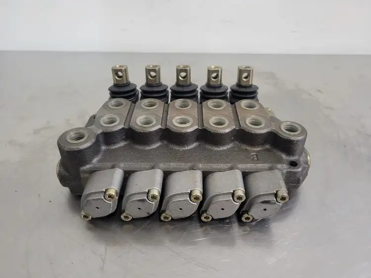 New | in-Stock SALAMI VDM05-DDDDD-U1S Parts (Hydraulics and Pneumatics) British Columbia CA | Lenmark #265240