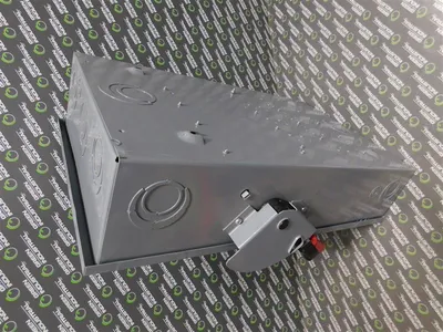 Square D H364 Fusible Disconnect Switch 200A 600VAC/DC Damaged Insulator Used