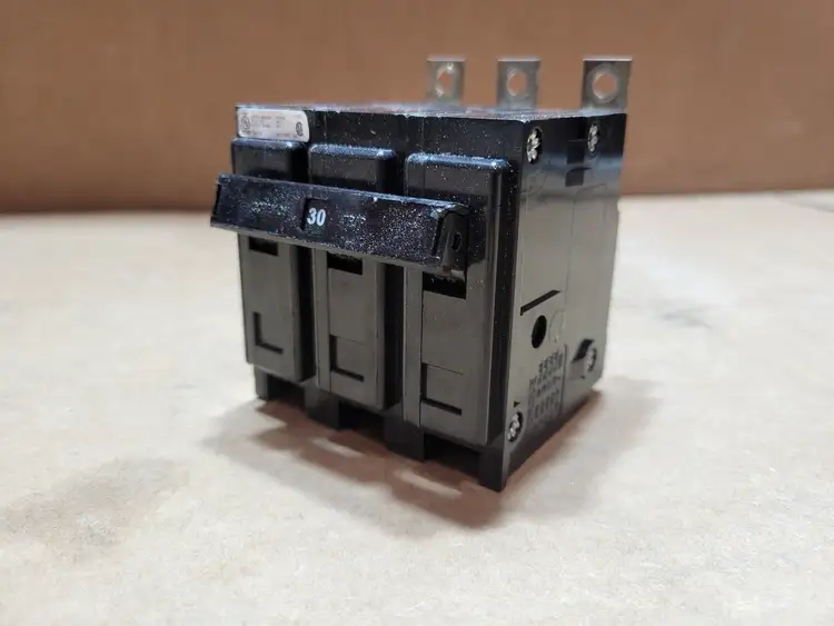Used EATON BAB3030H Switchgears British Columbia CA | Lenmark #835429