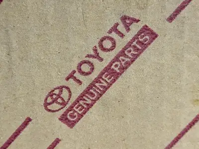 NEW TOYOTA 81521-60390
