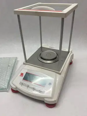 USED OHAUS PIONEER™ SEMI-MICRO BALANCE SCALE W/ SEMI-AUTO CAL 82 G X 0.01 MG