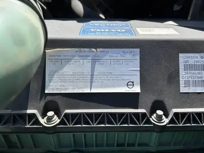 USED 2022 VOLVO VNR42T300