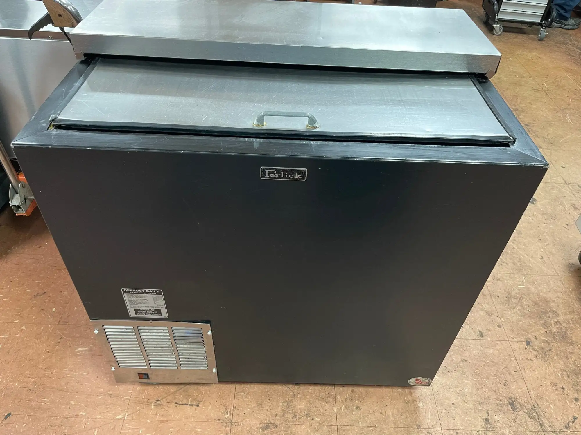 New | in-Stock Perlick Used Perlick FR36 36" Underbar Glass Froster with Sliding Door 120V Undercounter Freezers Illinois US | Falcon Restaurant Supply #1376241