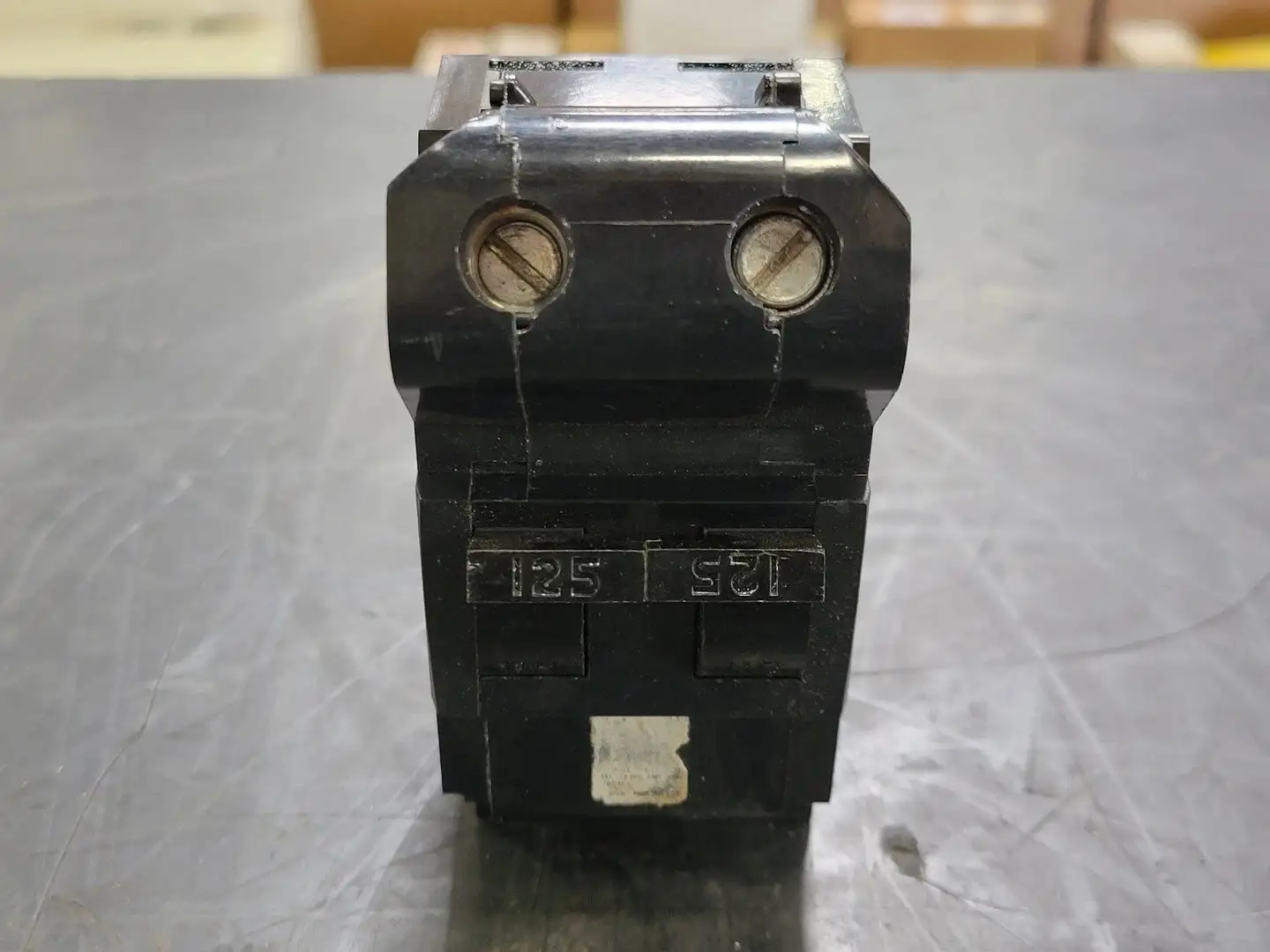 125 Amp, 2 Pole, 120/240 volts Circuit Breaker