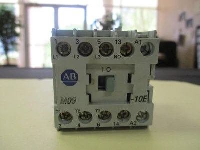 USED Allen-Bradley CAT 100-MO9NZ-3