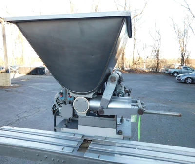 USED GEYER PISTON FILLER TWIN PISTON FILLER
