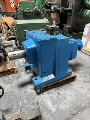 SEW-EURODRIVE R167R97AM213 Gearboxes | International Rolling Mills (1)