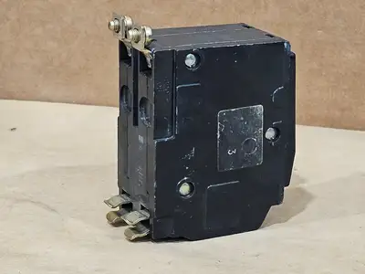 Used SQUARE D QOB250 Switchgears British Columbia CA | Lenmark #1438471