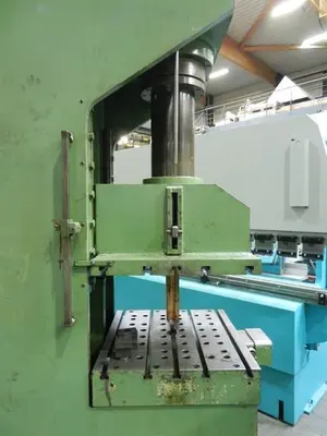 USED LVD 120 TON + 40 TON