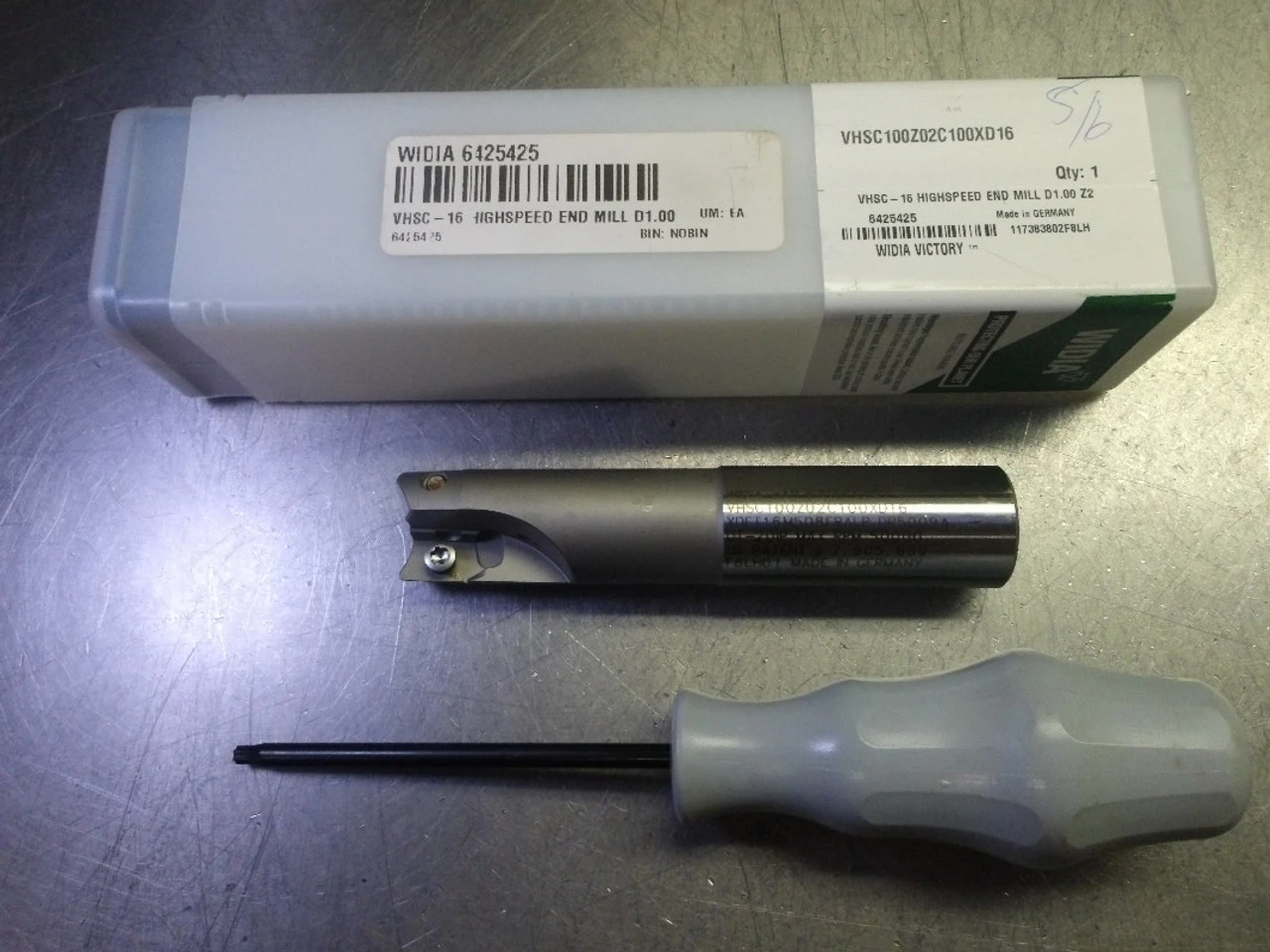 Widia 1" 2 Flute Coolant Thru Indexable Endmill VHSC100Z02C100XD16 (LOC1837B)