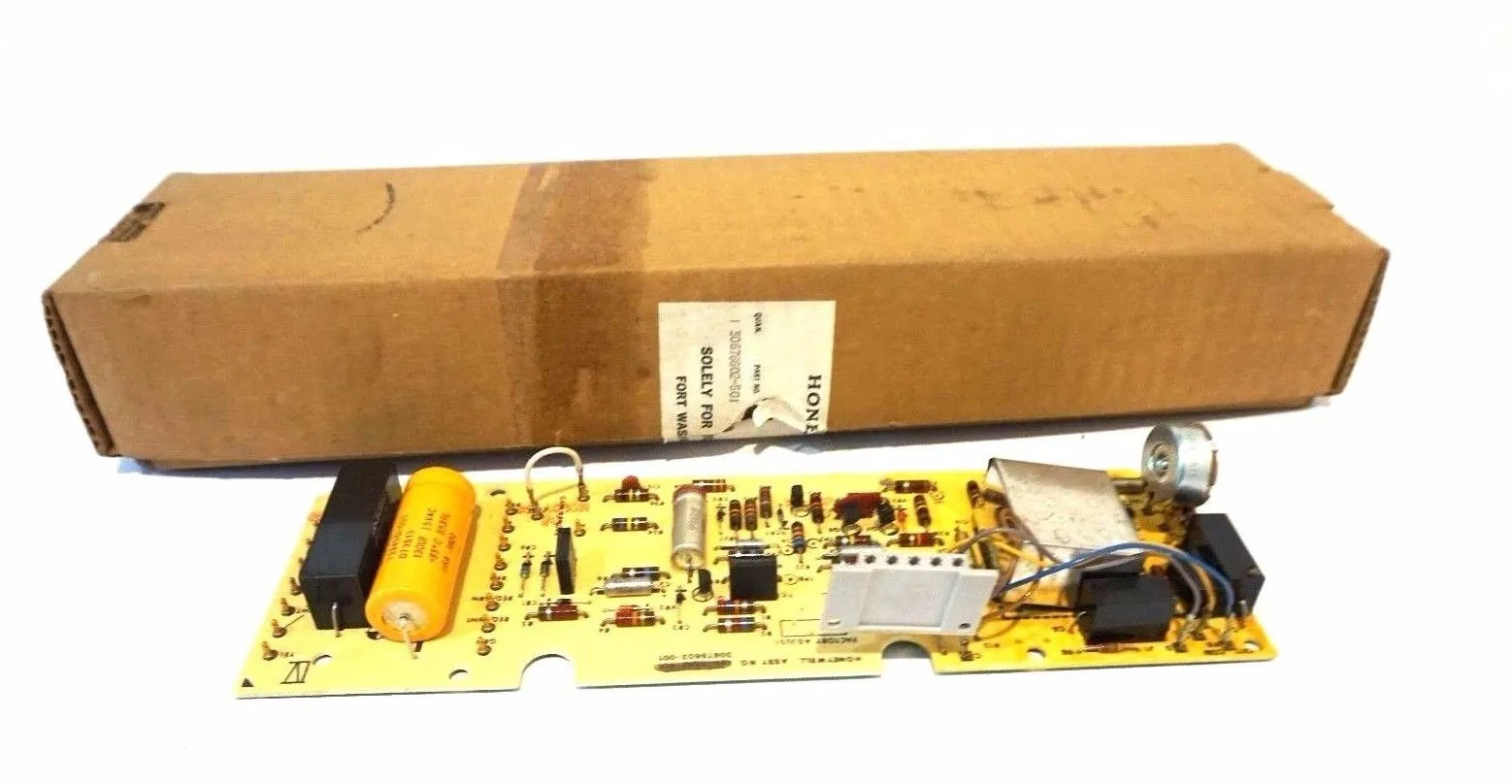 USED HONEYWELL 30676602-001 CONTROL BOARD 30676602001